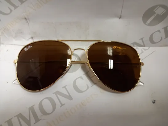 RAY-BAN GOLD AVIATORS 