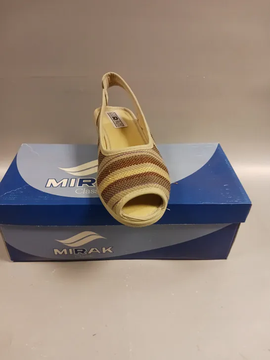 BOXED PAIR OF MIRAK CLASSIC CARLA OPEN TOE SHOES IN BROWN - 5