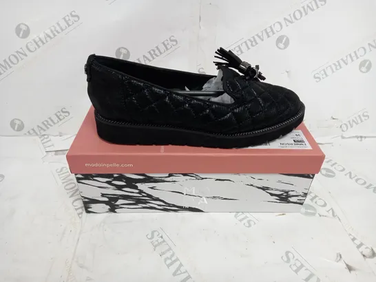 BOXED PAIR OF MODA IN PELLE EMMERSON BLACK SIZE 6