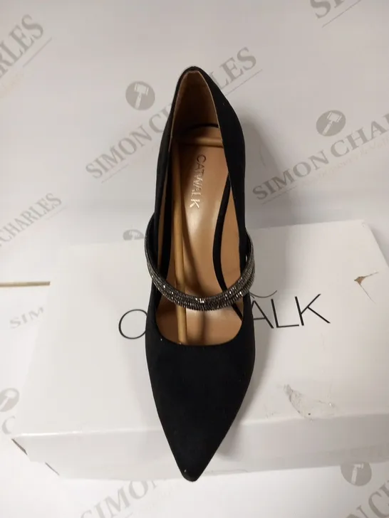 BOXED CATWALK SIZE 5.5