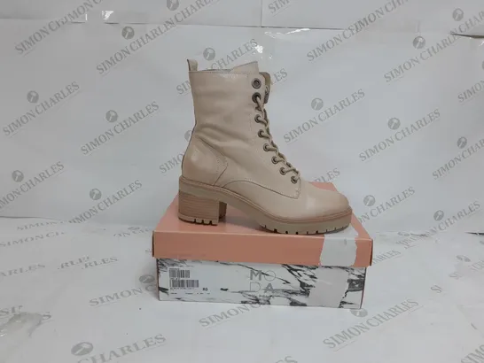 BOXED PAIR OF MODA IN PELLE BELLZIE LACE UP BOOTS IN CREAM SIZE 6