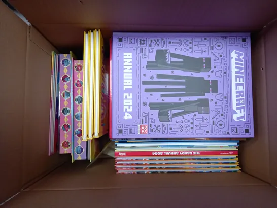 BOX OF APPROXIMATEL 10 ASSORTED BOOKS AND TOYS TO INCLUDE STRANGER,ROBLOX AND FORTNITE