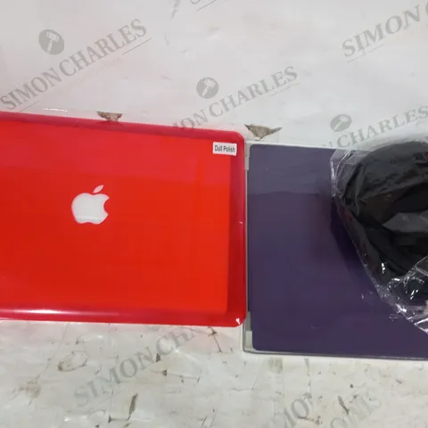 BOX OF APPROXIMATELY 5 ASSORTED HOUSEHOLD ITEMS TO INCLUDE NETBOOK/LAPTOP CASE IN RED, SMART COVER FOR IPAD 2, ETC