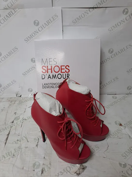 APPROXIMATELY 10 PAIRS OF BOXED MES SHOES D'AMOUR DEMONLOOK SIRE RED HEELS - SIZE VARIATION 