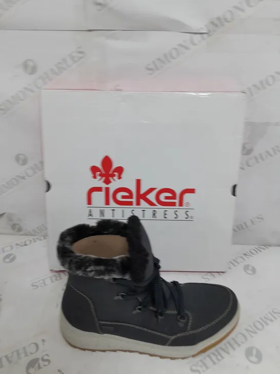 BOXED PAIR OF RIEKER WARM HIKING BOOTS IN NAVY UK SIZE 6.5