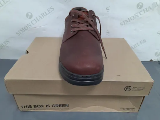 BOXED PAIR OF CLARKS LACE UP SHOE IN BROWN UK SIZE 11