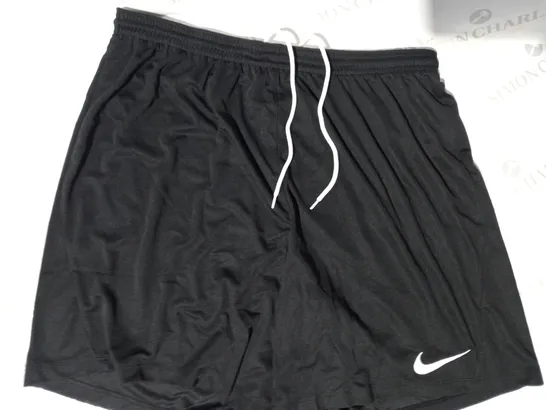 NIKE SLIM FIT SHORTS IN BLACK SIZE 2XL