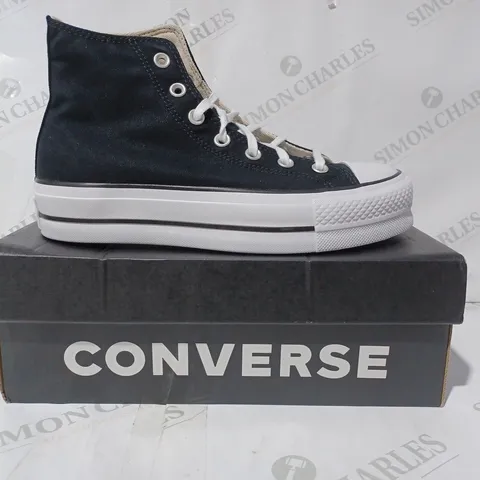 BOXED PAIR OF CONVERSE CANVAS SHOES IN BLACK UK SIZE 6.5