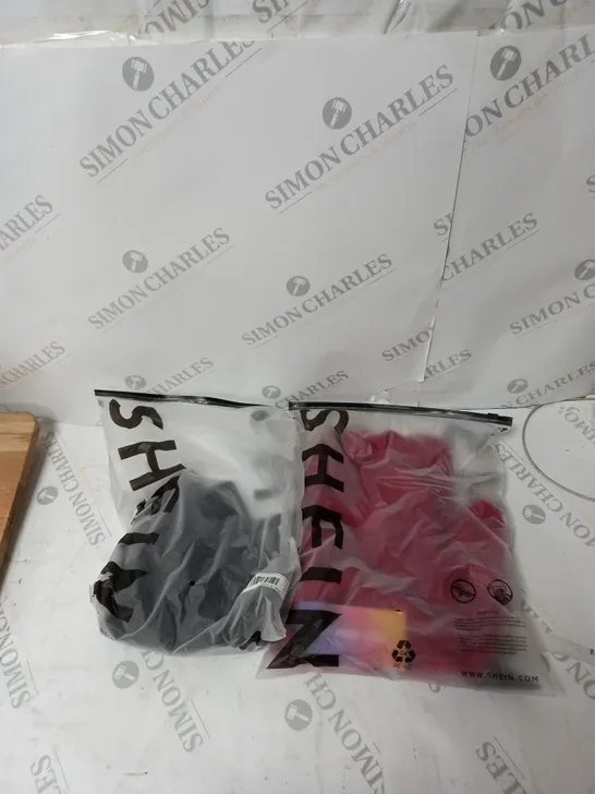 BOX OF ASSORTED WOMENS CLOTHING TO INCLUDE LAVISH, SHEIN, TARATA ETC 