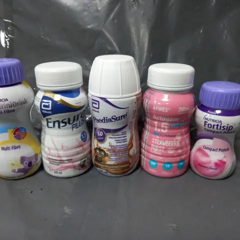 APPROXIMATELY 15 ASSORTED NUTRITION DRINKS TO INCLUDE AYMES ACTAGAIN JUICE STRAWBERRY - ENSUREPLUS STRAWBERRY - PAEDIASURE CHOCOLATE - ETC - COLLECTION ONLY