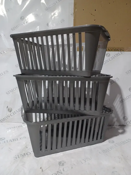 UNBRANDED SET OF 3 PLASTIC STORAGE BASKETS IN GREY