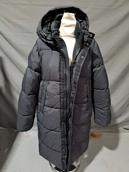 PULL & BEAR PUFFER COAT IN BLACK SIZE S