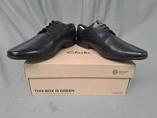 BOXED PAIR OF CLARKS SIDTON LACE UP SHOES IN BLACK UK SIZE 9