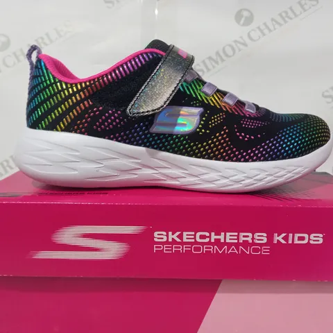 BOXED PAIR OF SKECHERS SHIMMER SPEEDER TRAINERS IN BLACK/MULTICOLOUR UK SIZE 1