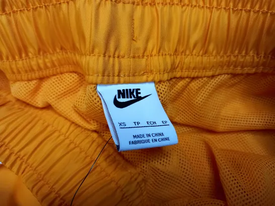 NIKE ABOVE THE KNEE SHORTS - ORANGE SIZE XS