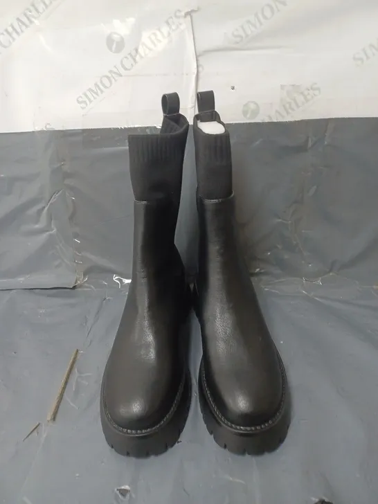 PAIR OF KELSEY BLACK SYNTHETIC HIGH LEG BOOTS SOZE 6