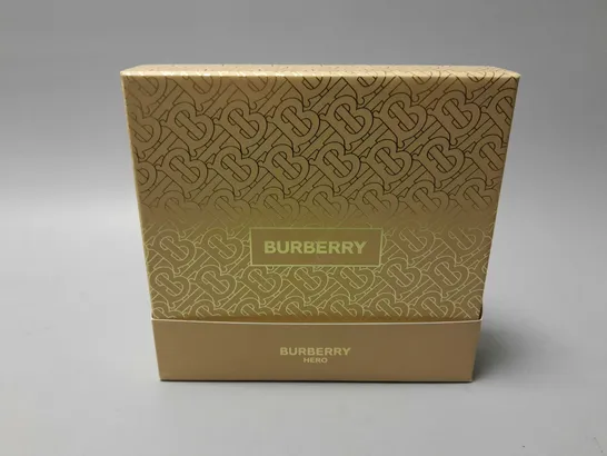 BOXED BURBERRY HERO SET