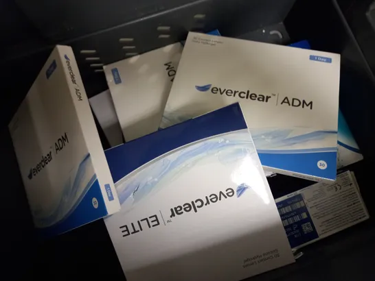 APPROXIMATELY 12 BOXED DISPOSABLE CONTACT LENS TO INCLUDE ALCON DAILIES 90PCS, EVERCLEAR ELITE 30PCS, ALCON DAILIES AQUA COMFORT PLUS 30PCS 