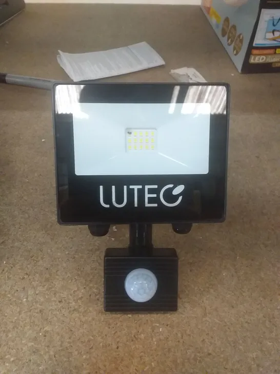 LUTEC TEC10 10WATT MOTION SENSOR LIGHT 