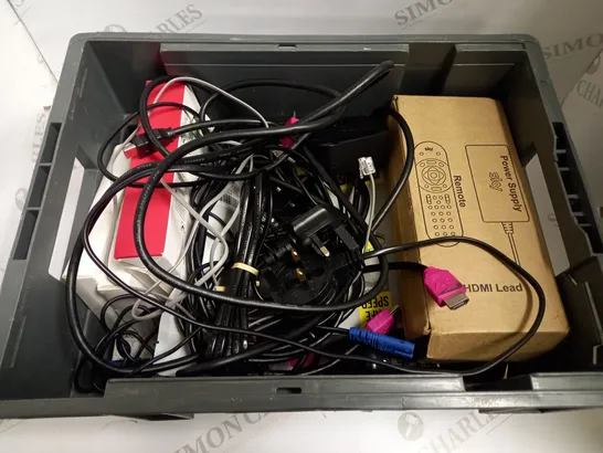 BOX OF APPROX 10 ASSORTED POWER CABLES INCLUDING SKY HDMI LEADS