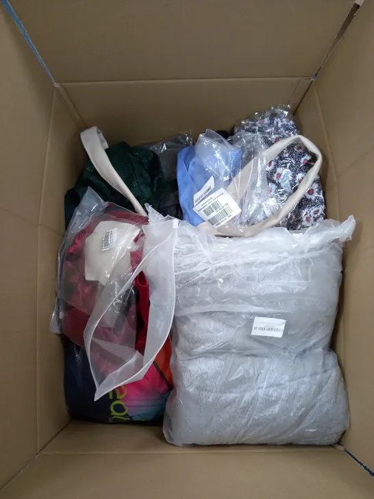 BOX OF APPROXIMATELY 25 ASSORTED CLOTHING ITEMS TO INCUDE - TANT TOP,  JUMPERS , T-SHIRTS , TROUSERS,ECT 