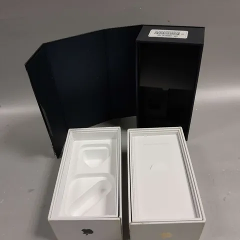 APPROXIMATELY 30 ASSORTED EMPTY SMARTPHONE DISPLAY BOXES 