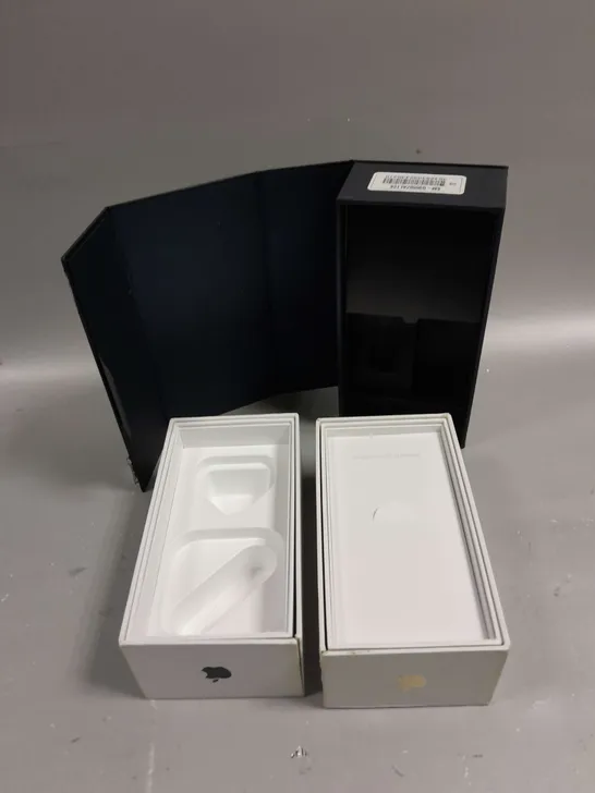 APPROXIMATELY 30 ASSORTED EMPTY SMARTPHONE DISPLAY BOXES 