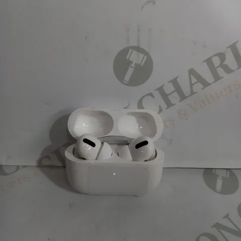 APPLE AIR PODS PROS