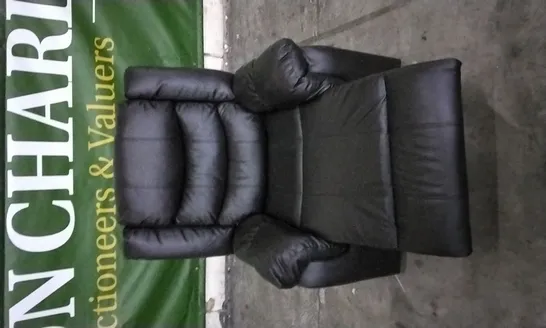 QUALITY DESIGNER DARK BROWN LEATHER MANUAL RECLINER ARMCHAIR (RECLINER ARMS BENT, SEE PICTURES)