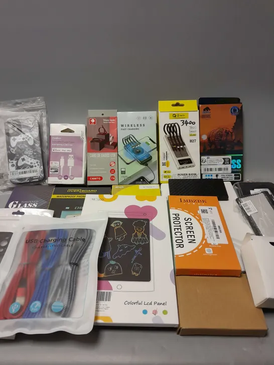 APPROXIMATELY 15 PHONE ACCESSORIES AND ELECTRICALS TO INCLUDE TEMPERED GLASS SCREEN PROTECTORS, POWER BANKS, PHONE CASES, ETC