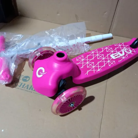 EVO LIGHT UP MOVE N GROOVE SCOOTER PINK