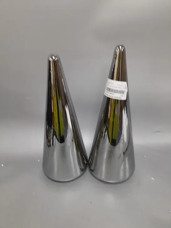 BOXED KELLY HOPPEN SET OF 2 INDOOR/OUTDOOR PRELIT GLASS DECOR - REFLECTIVE CONES