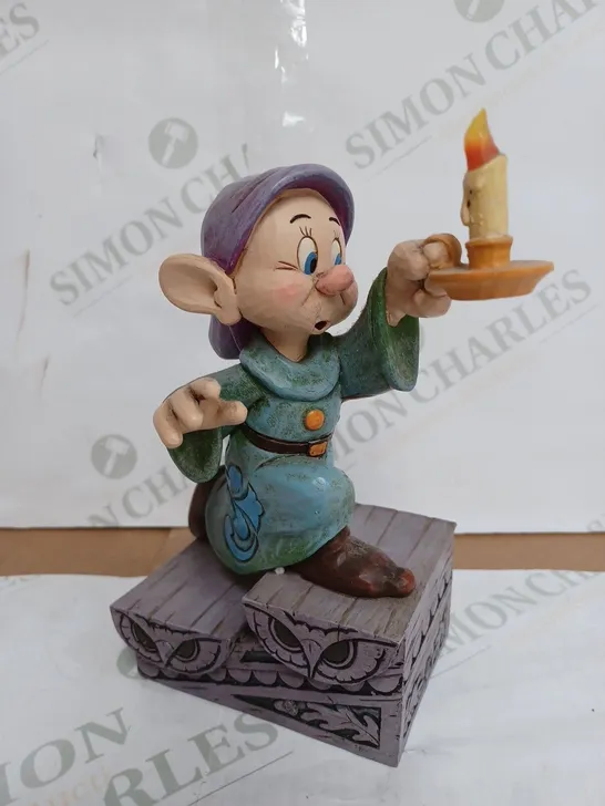 WALT DISNEY A LIGHT IN THE DARK FIGURINE