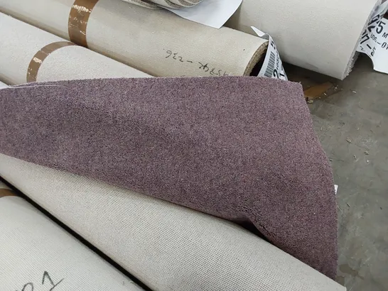 ROLL OF QUALITY GLF DIM HEATHERS CARPET // SIZE: APPROX. 5 X 1.68m