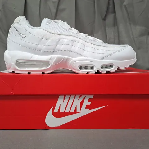 BOXED PAIR OF NIKE AIR MAX 95 ESSENTIAL SHOES IN WHITE UK SIZE 11