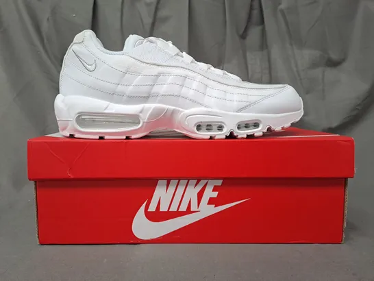 BOXED PAIR OF NIKE AIR MAX 95 ESSENTIAL SHOES IN WHITE UK SIZE 11