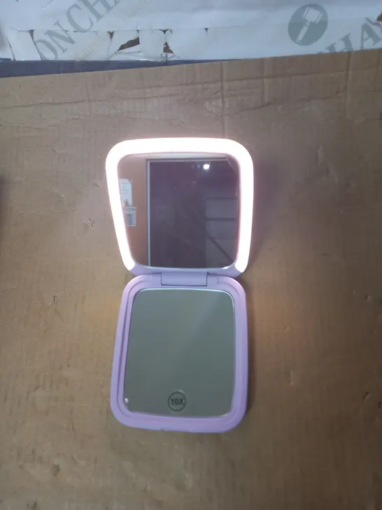 TILI DUAL MAGNIFITCATION LED COMPACT MIRROR PURPLE