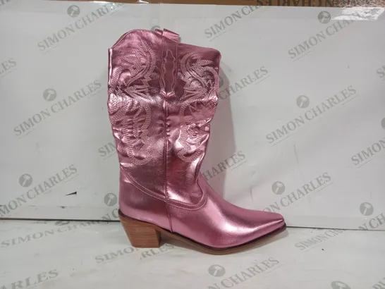 PAIR OF DESIGNER COWBOY BOOTS IN METALLIC PINK COLOUR EU SIZE 40