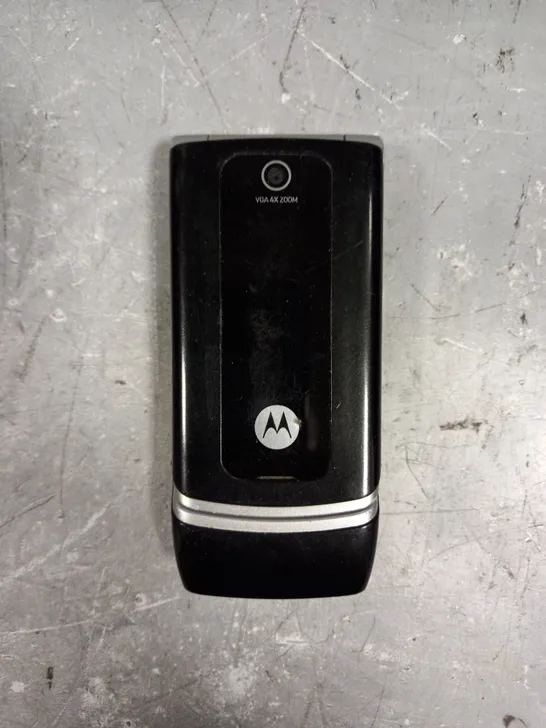 MOTOROLLA W375 FLIP MOBILE PHONE 