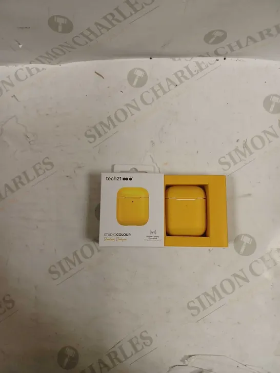 LOT OF APPROX 126 TO INCLUDE TECH21 STUDIO COLOUR YELLOW AIRPOD CASE