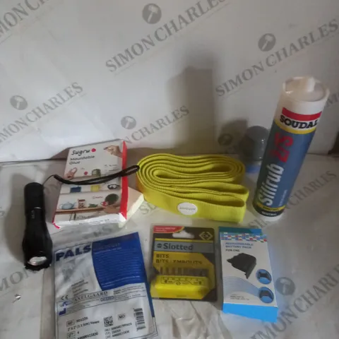 APPROXIMATELY 20 ASSORTED HOUSEHOLD & LEISURE PRODUCTS TO INCLUDE RESEARCHABLE BATTERY PACK, SUGRU MOULDABLE GLUE, LED TORCH ETC 