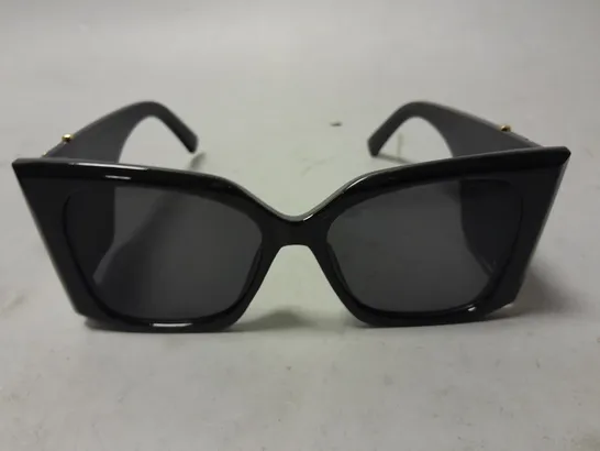 SAINT LAURENT CHUNKY FRAMED GLASSES IN CASE