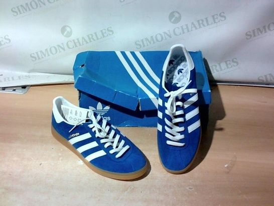 BOXED PAIR OF ADIDAS TRAINERS SIZE 10