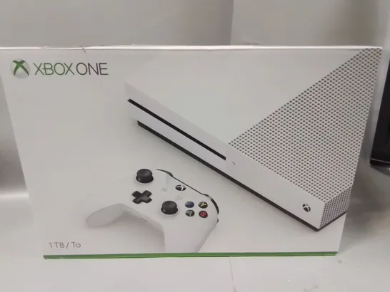 BOXED XBOX ONE 1TB CONSOLE WITH CONTROLLER