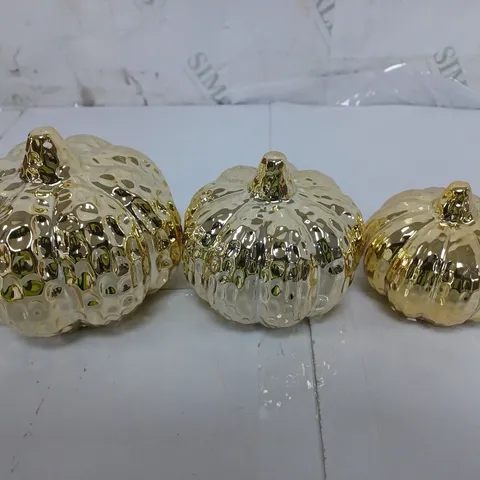 DECORATIVE PUMPKINS IN GOLD METALLIC