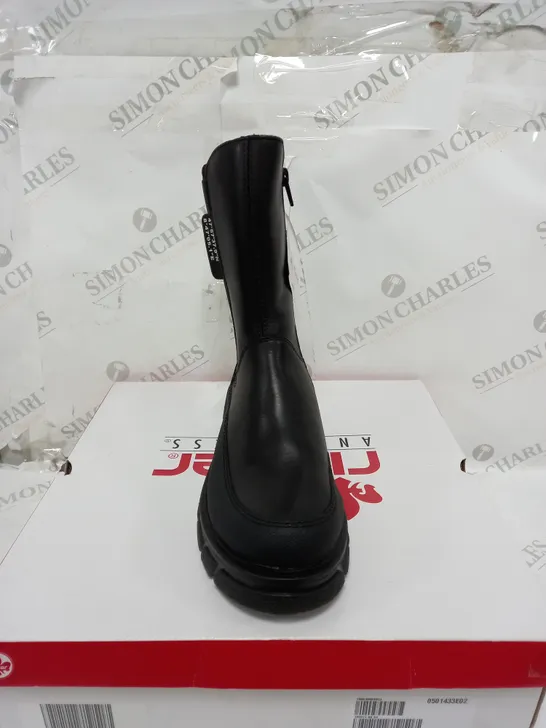 RIEKER CHELSEA BOOT IN BLACK SIZE 6