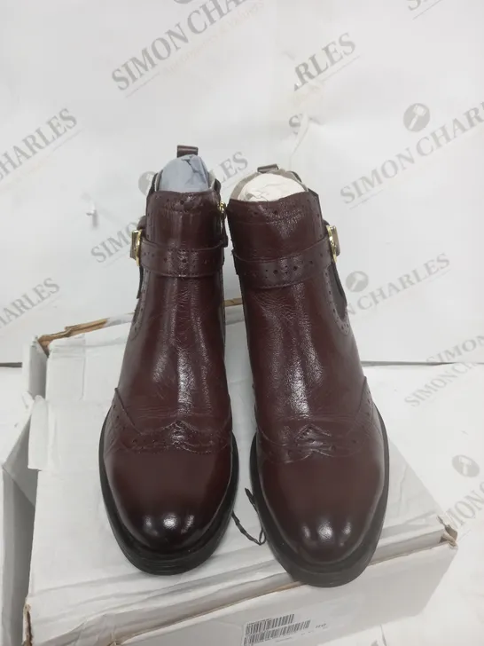 BOXED ANKLE BOOT BURGUNDY SIZE 6