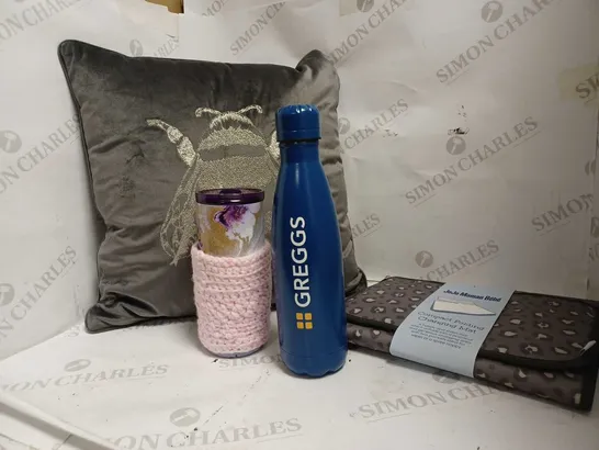 LOT OF APPROX 7 ASSORTED HOUSEHOLD ITEMS TO INCLUDE , GREGGS BOTTLE , TRAVEL MUG , PILLOW . CHANGING MAT , ETC