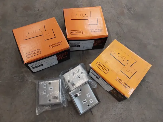 PALLET OF APPROXIMATELY  ASSORTED ELECTRICAL COMPONENTS TO INCLUDE SWITCHES ETC