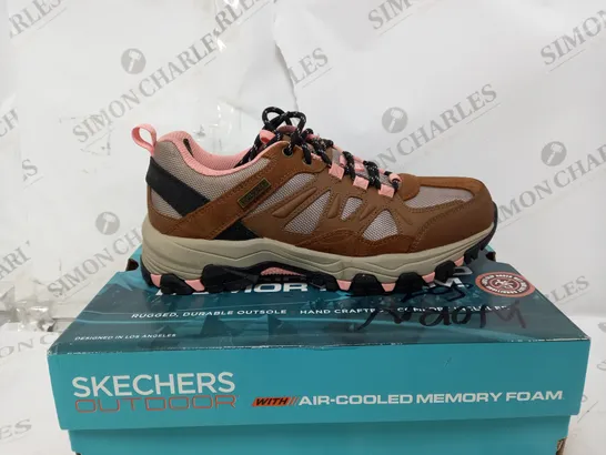 BOXED PAIR OF SKECHERS WATERPROO WALKING/HIKING SHOES, UK SIZE 4.5